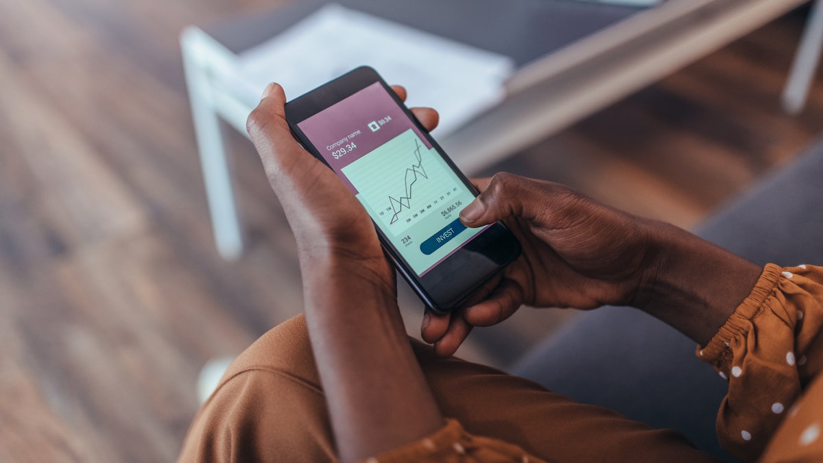 Top 6 Finance Mobile Apps for Saving Money